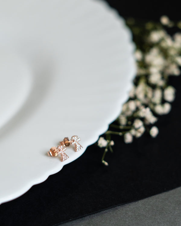 Doll minimal silver necklace