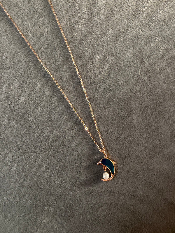 Fish trendy silver chain pendant