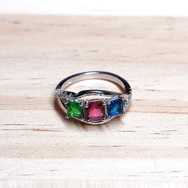 ring with multicolour stones