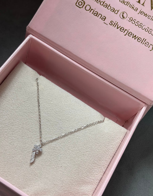 Dainty flowerwithleaf Silver necklace